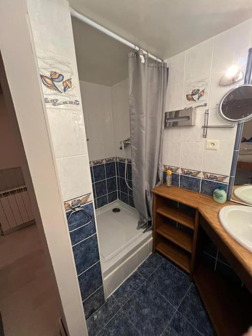 Triplex T4 83M2 Vue Mer Avec Le Patio Et L'Arrivee Autonome Бандоль Экстерьер фото